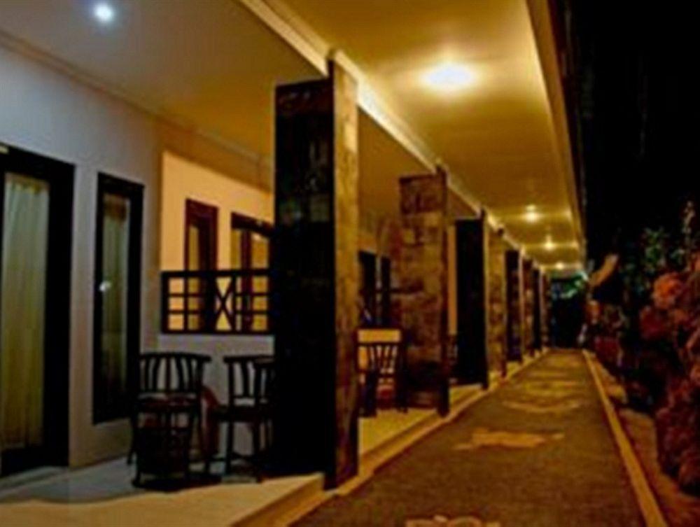 Sapta Petala Hotel Kuta  Exterior photo